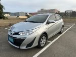 2020年TOYOTA YARIS 銀色1.5cc都會小車-省油好停車