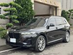 X7 xDrive40i / 4WD / 豪華七...