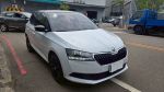 原鈑件、ACC跟車、AppleCarplay