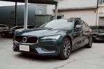 正2022年 V60 B4 Momentum 原廠加選 Plus Pack套件!