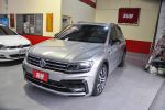 全景天窗、抬頭顯示器，380 R-Line Performance，220匹馬力