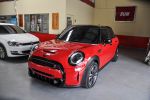 低里程，跑車座椅、CarPlay、數位儀表、英國國旗尾燈、中置鍍鉻雙排氣尾管
