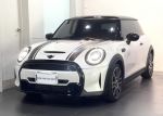 極低里程｜H/K高音｜菱格紋真皮內裝｜18吋英國旗雙色輪圈｜CarPlay