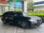 總代理 520i touring G31 旅行...