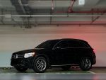 GLC300 4MATIC 23P跟車 左邊4...