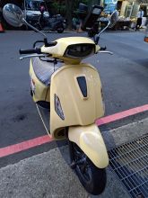  少騎，車庫車
