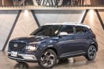 一手女用車｜雙色內外觀｜qi無線充電｜自動煞停｜衛星導航｜Carplay